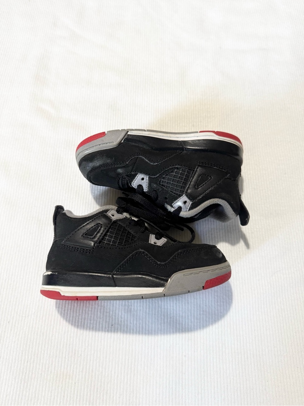 Unisex Nike Jordans (Scuffed) Size 7C